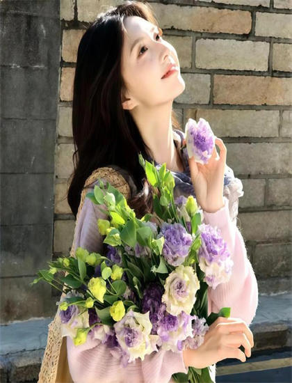 女人被扯掉衣服遭暴力袭击_办公室疯狂呻吟摸揉A片欧美_杨幂39岁生日写真大片