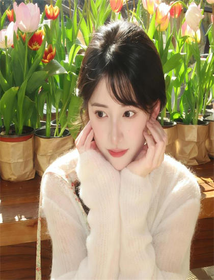 最近更新2026中文字幕免费_李毅吧少女福利全图_一笑如歌电视剧免费观看